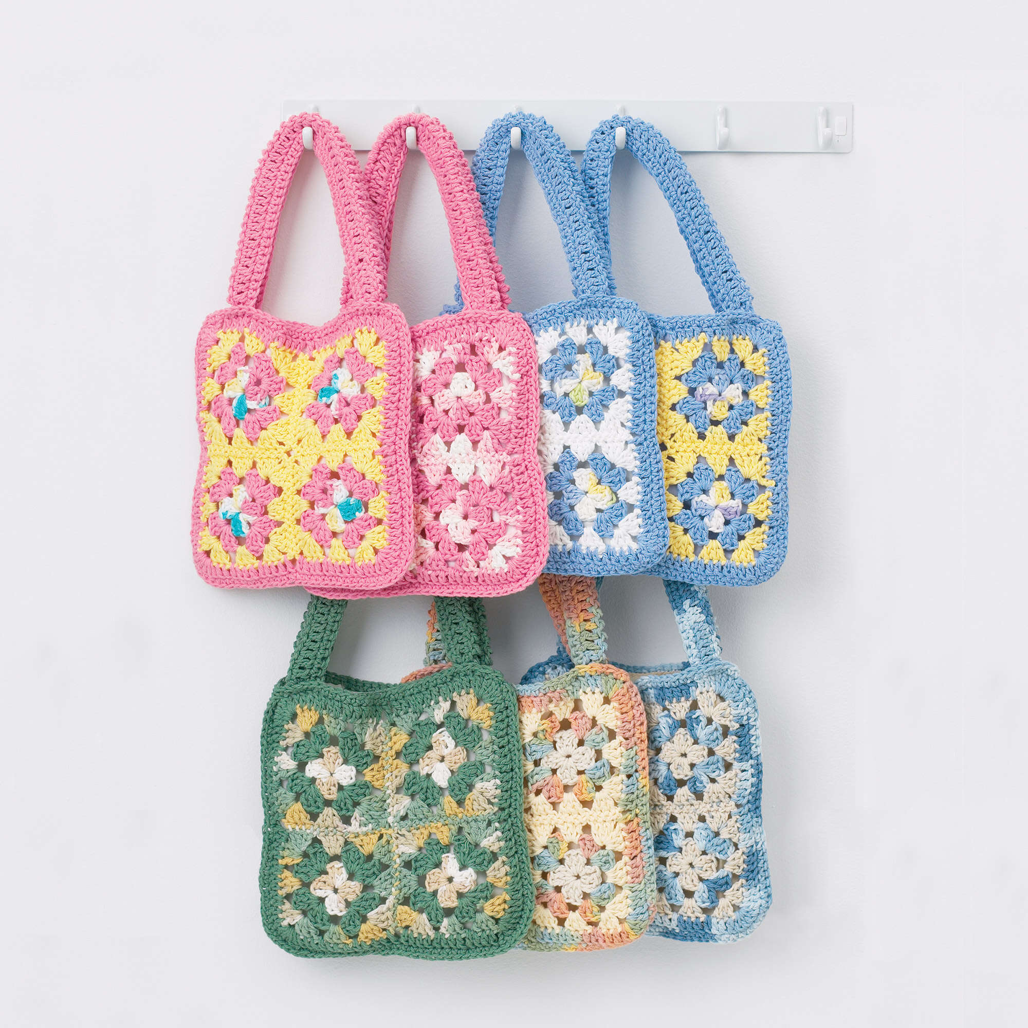 Crochet African Flower Granny Square (Free Pattern) - Annie Design
