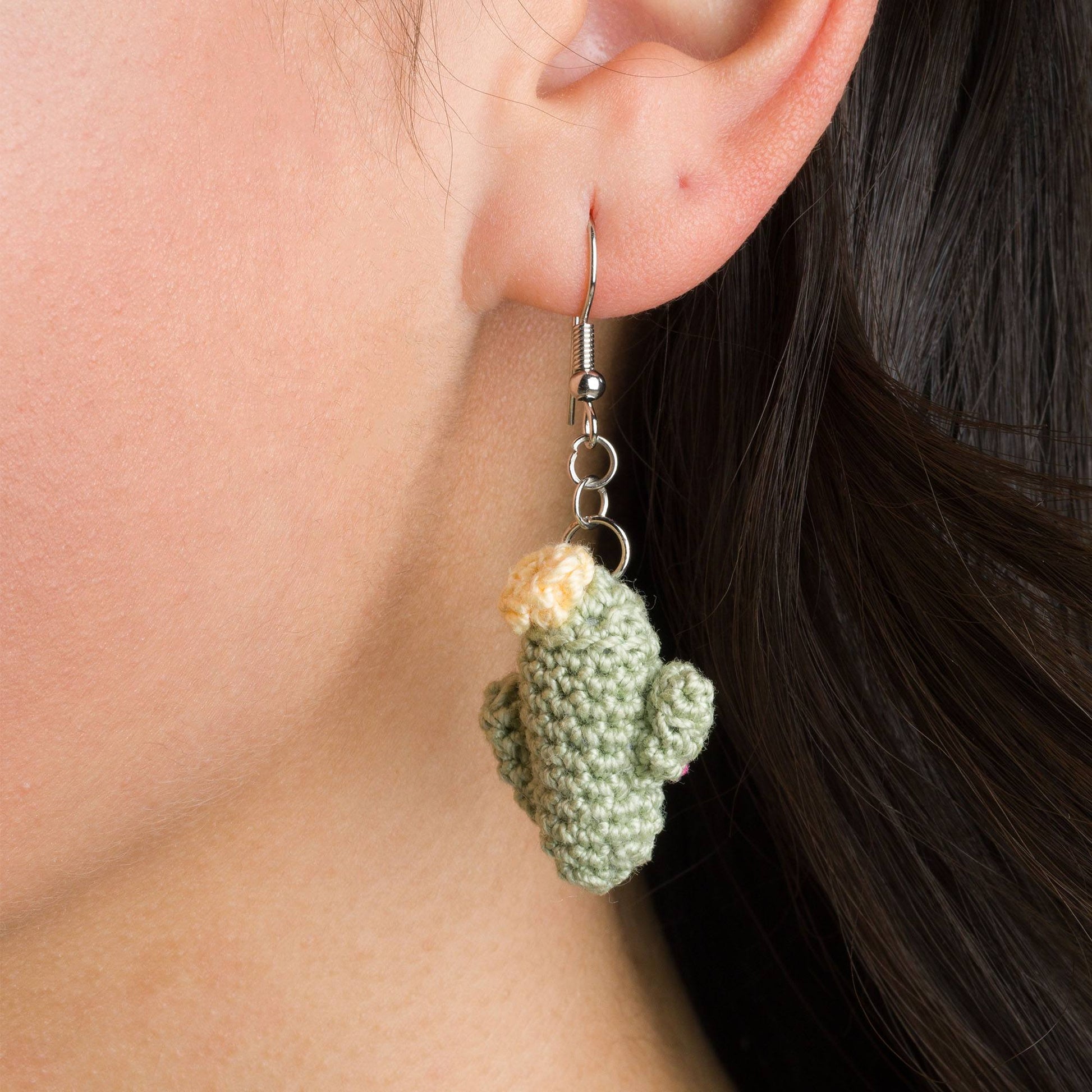 Free Aunt Lydia’s Crochet Cactus Rose Earrings Pattern