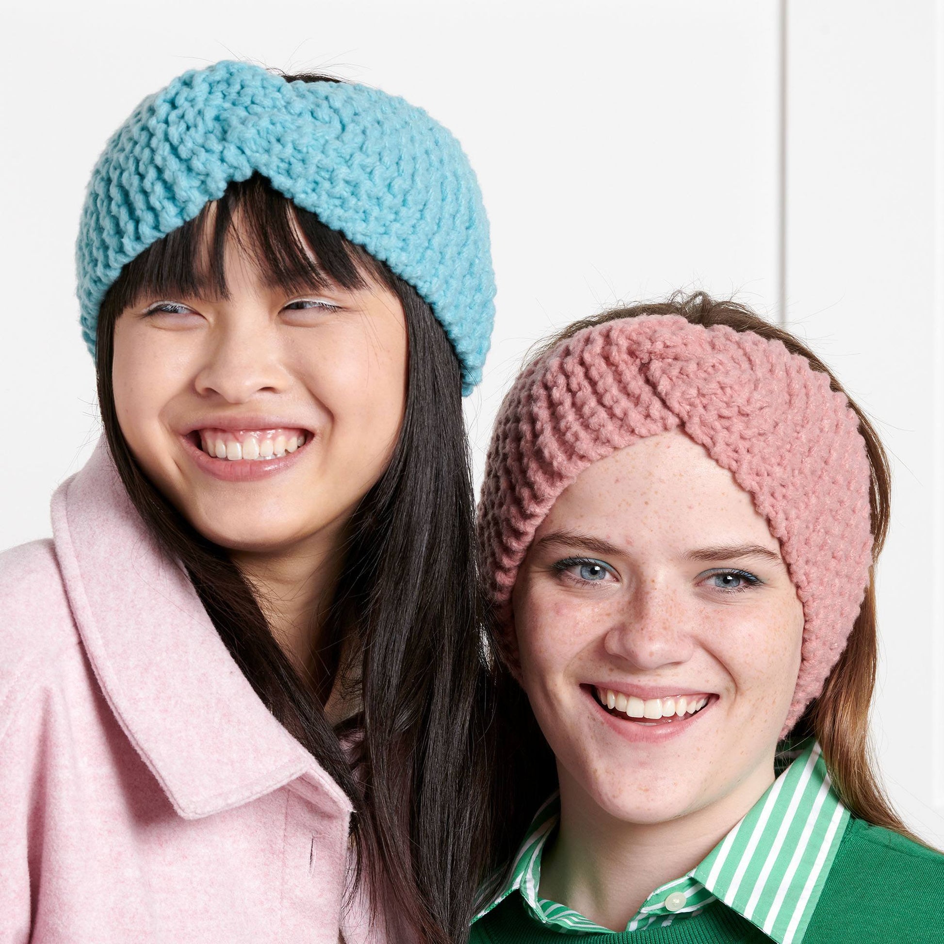 Bernat Beginner Knit Twister Headband​ Pattern | Yarnspirations
