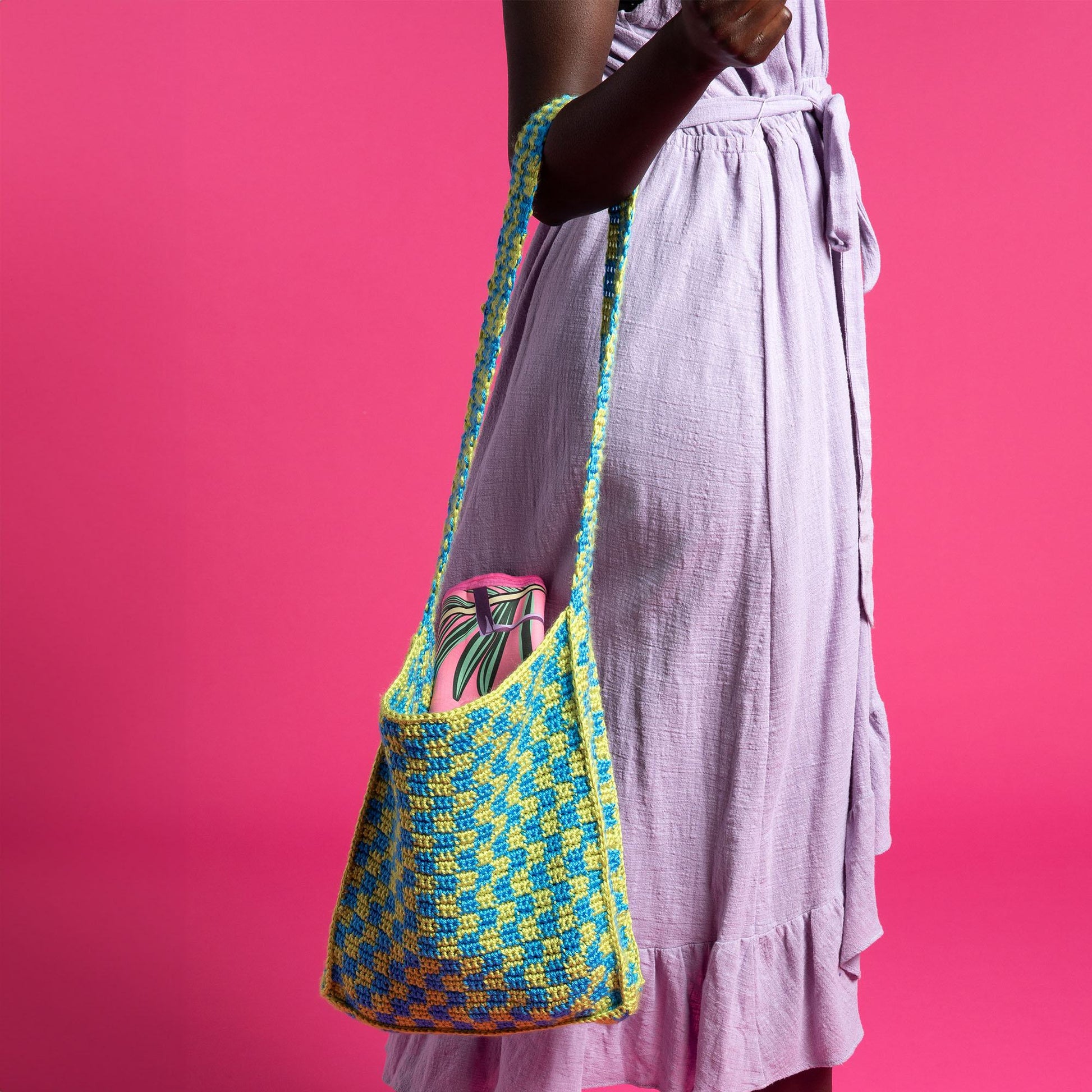 Free Caron Checked Crochet Tote Bag Pattern