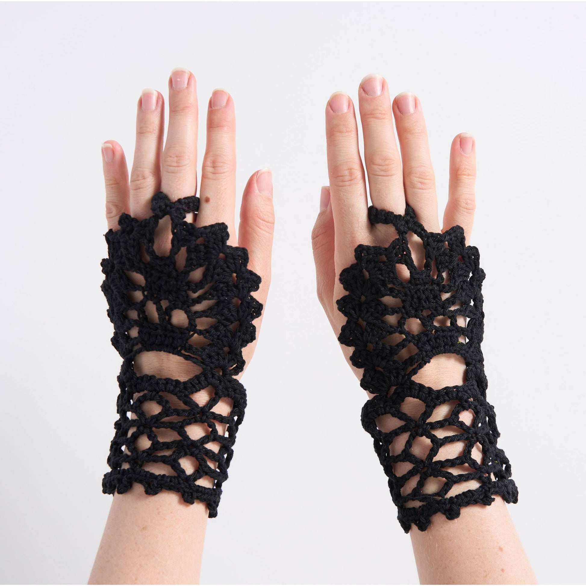 Free Patons Deceased Digits Crochet Lace Wrister Pattern