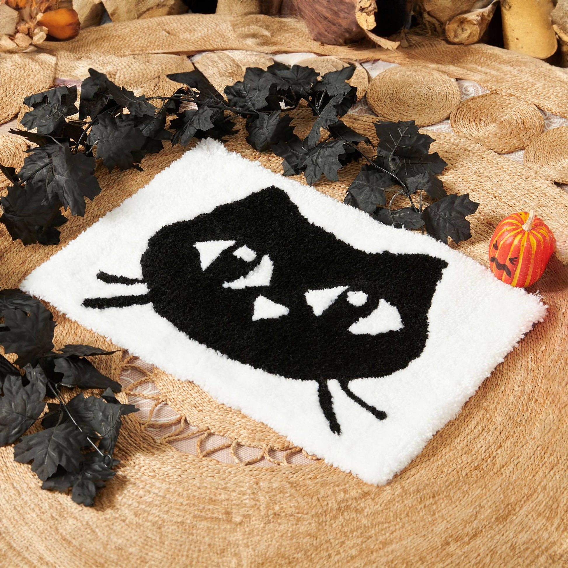 Free Red Heart Craft Black Cat Tufted Rug Pattern