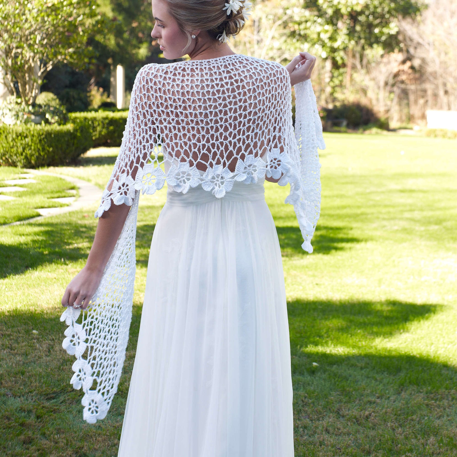 Bridal Shawl in Aunt Lydia's Fashion Crochet Thread Size 3 Solids
