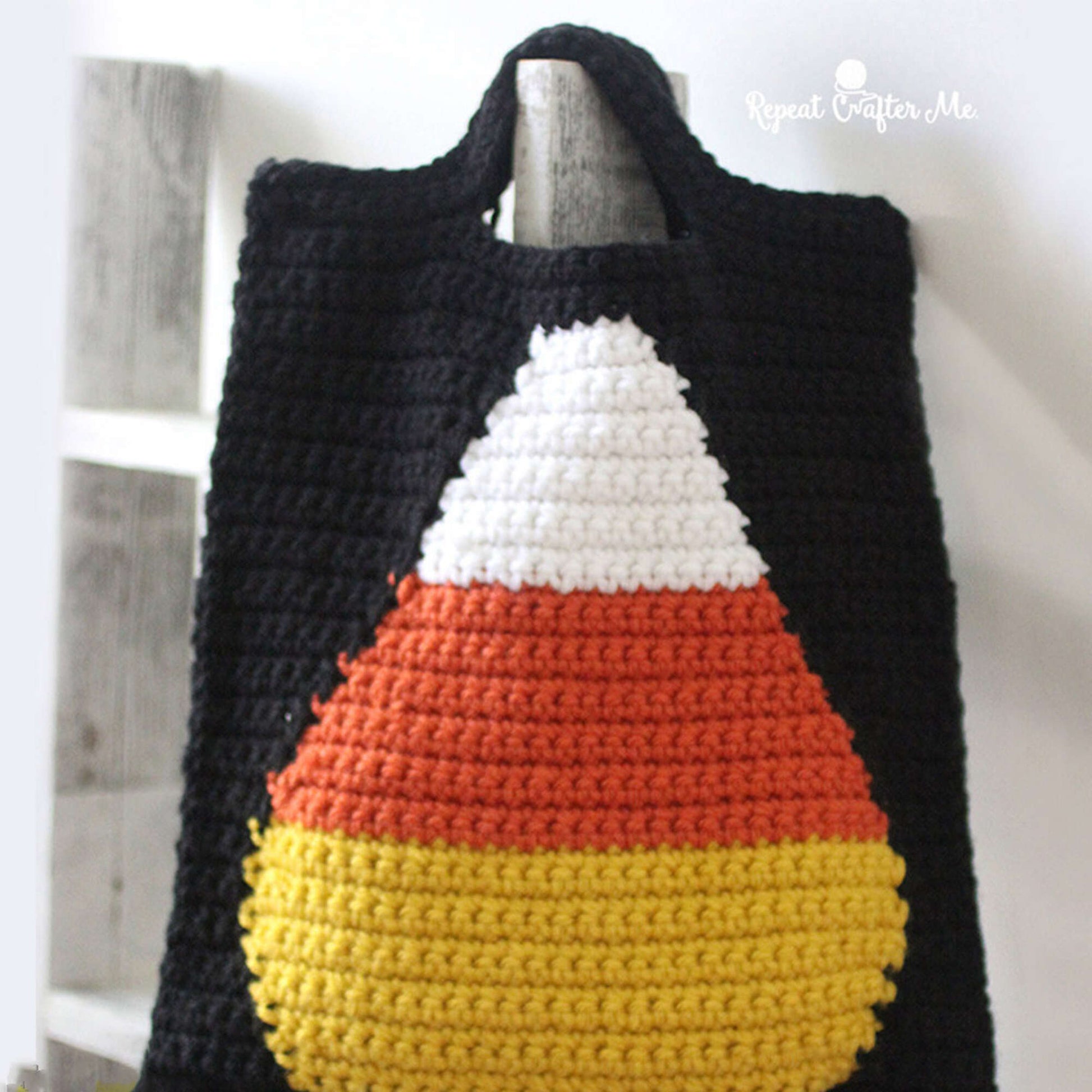 Bernat Crochet Candy Corn Trick Or Treat Bag Pattern Pattern |  Yarnspirations