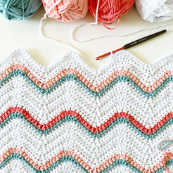 Free Easy Bernat Tulip Ripple Blanket Crochet Pattern | Yarnspirations