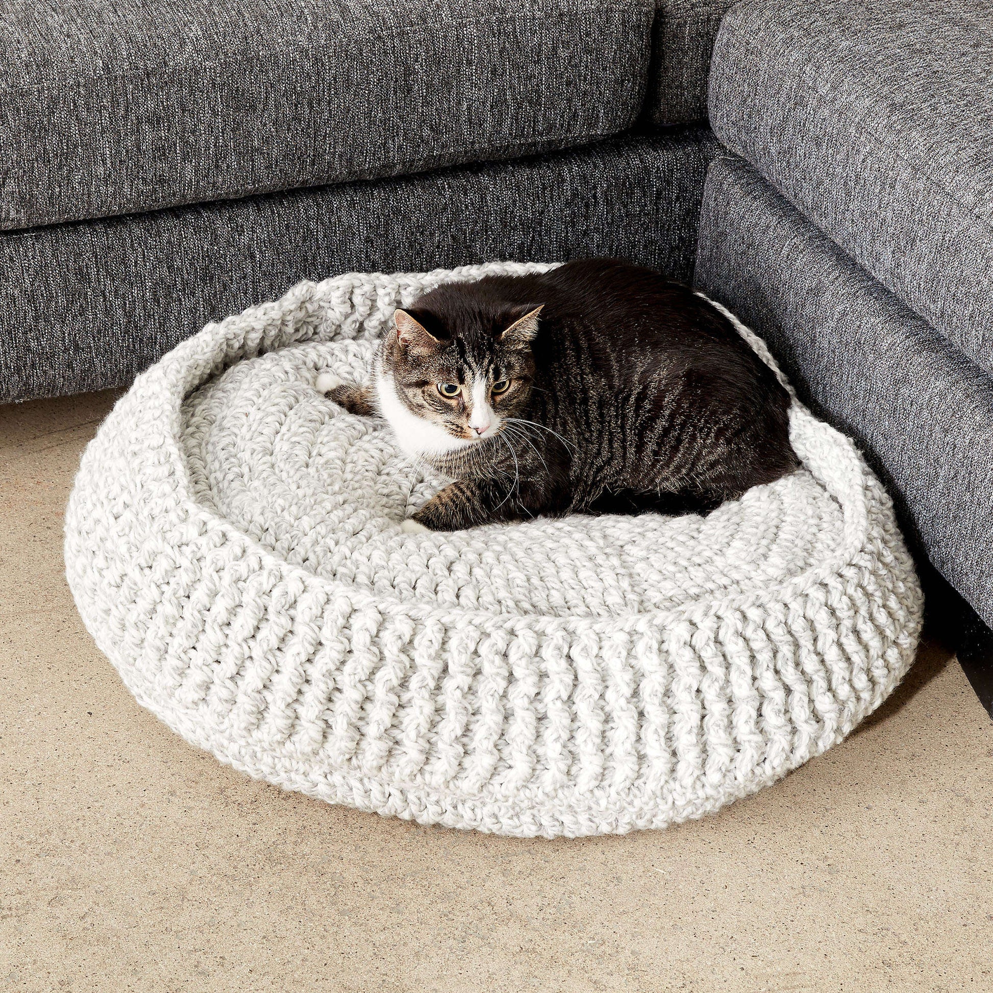 Bernat Crochet Pet Bed | Yarnspirations