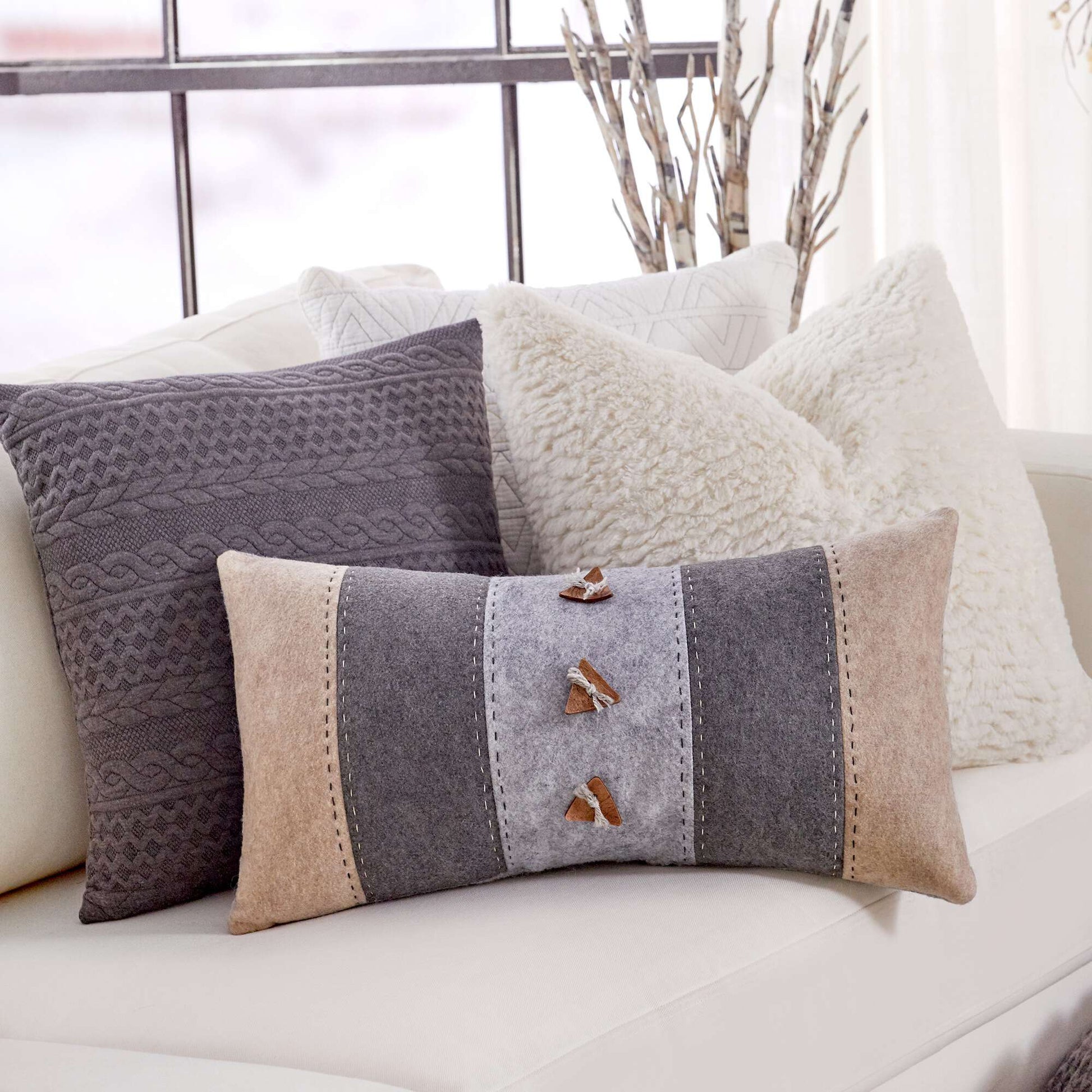 Free Coats & Clark Quilting Strip It Rich Wool Pillow Pattern