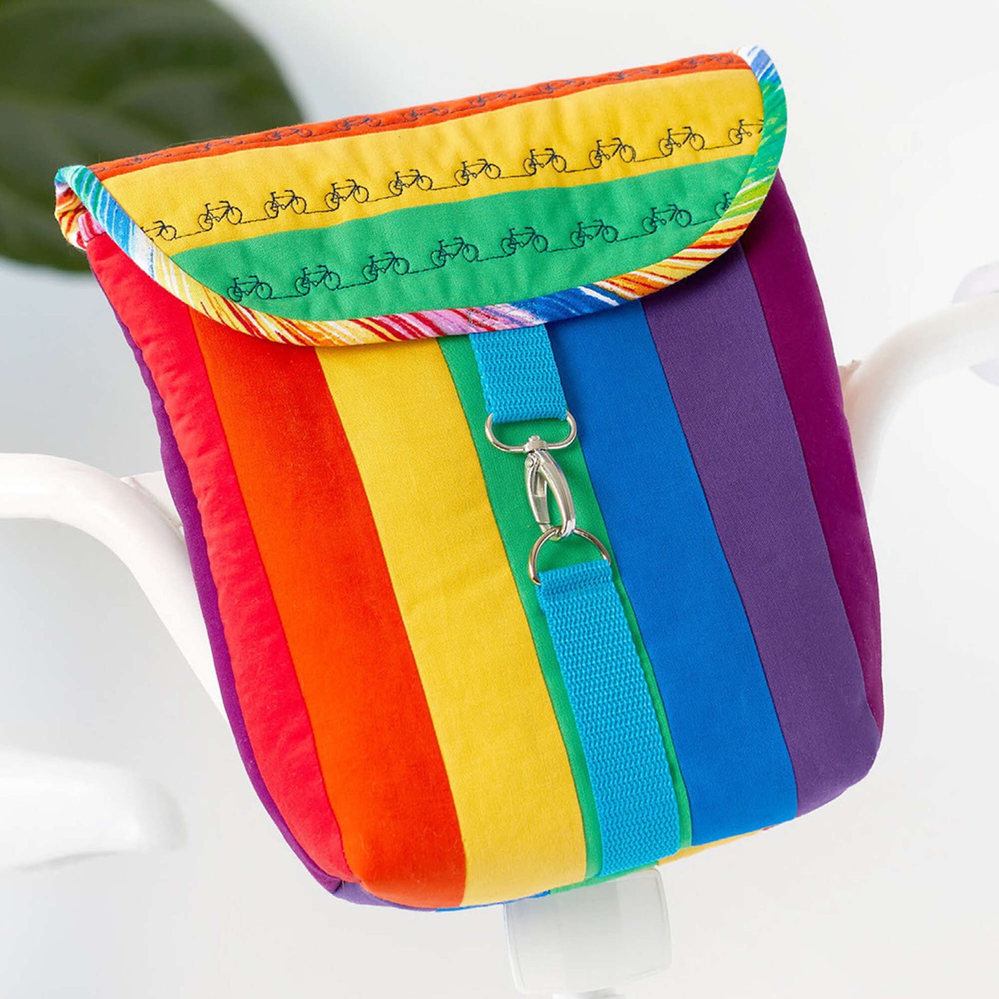 Free Coats & Clark Sewing Rainbow Bike Bag Pattern