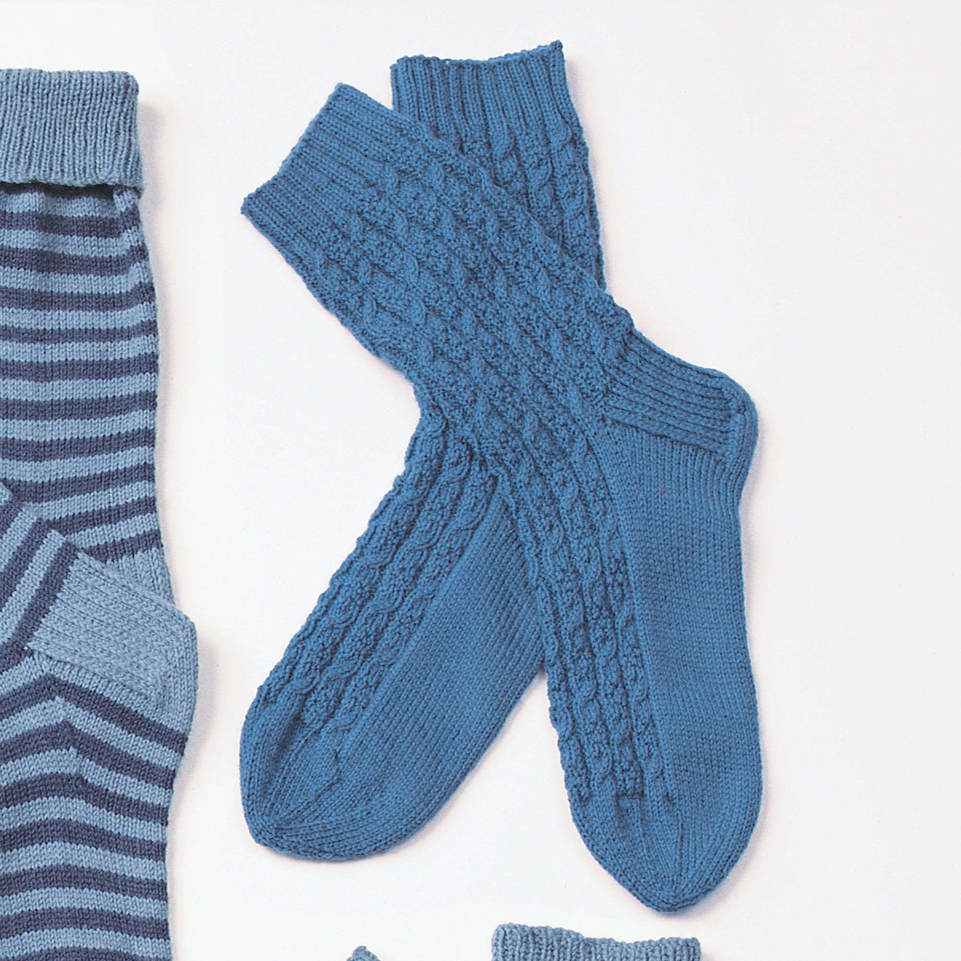 Free Patons Cables And Ribs Knit Socks Pattern