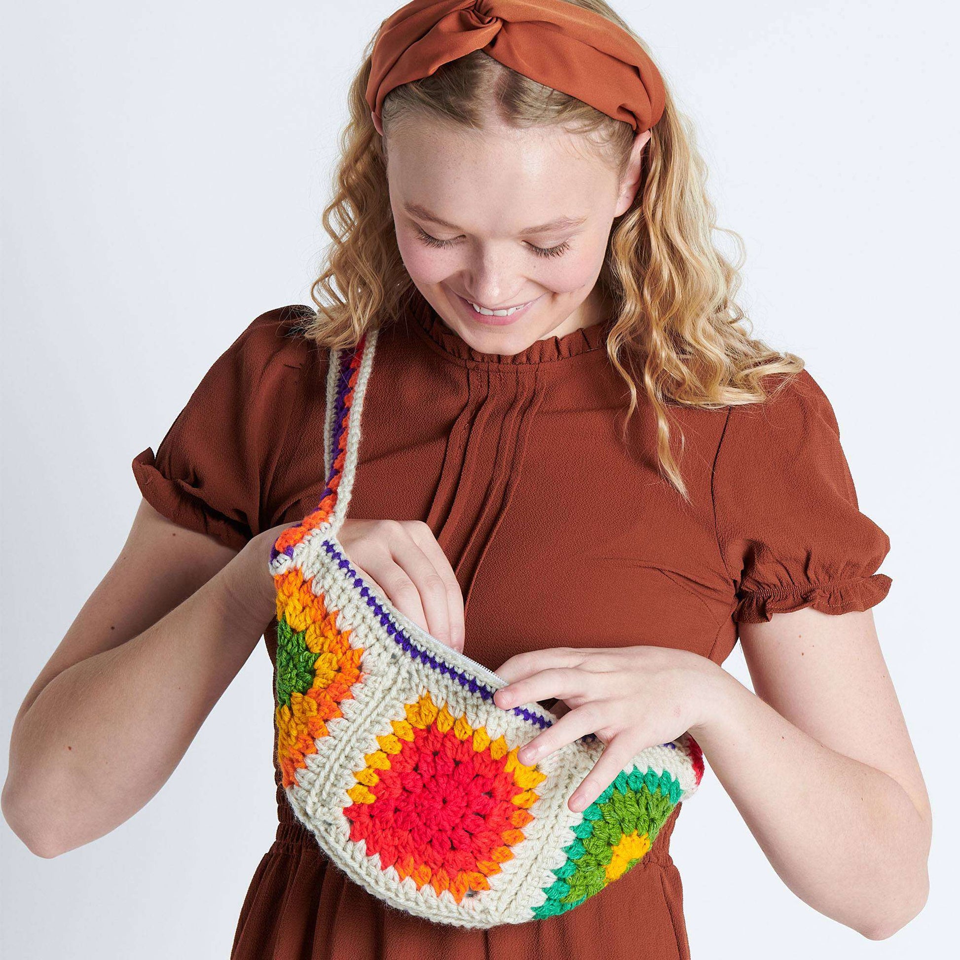 Red Heart Crochet Granny Fanny Bag Pattern | Yarnspirations