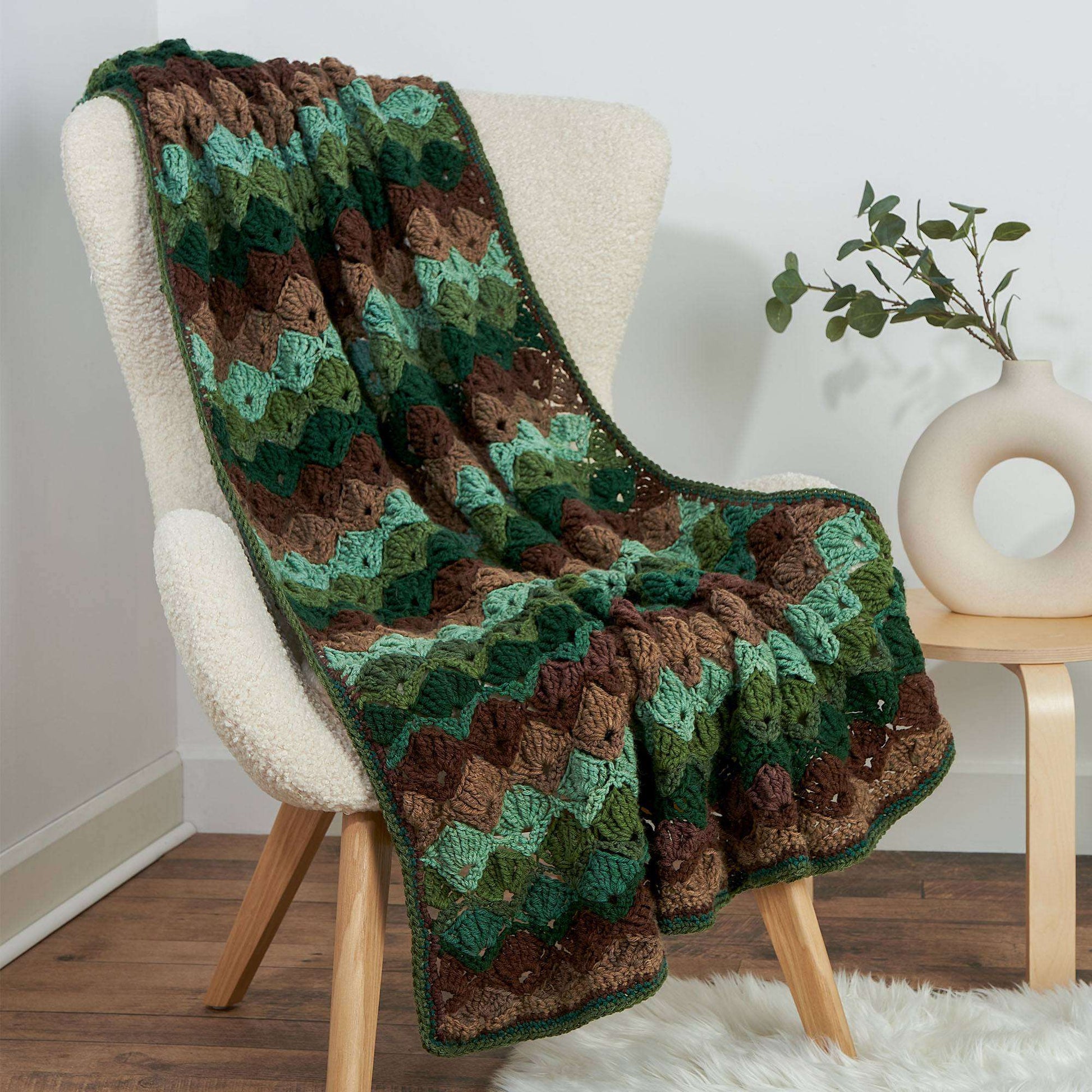 Free Red Heart Crochet O’Go Forest Fans Afghan Pattern