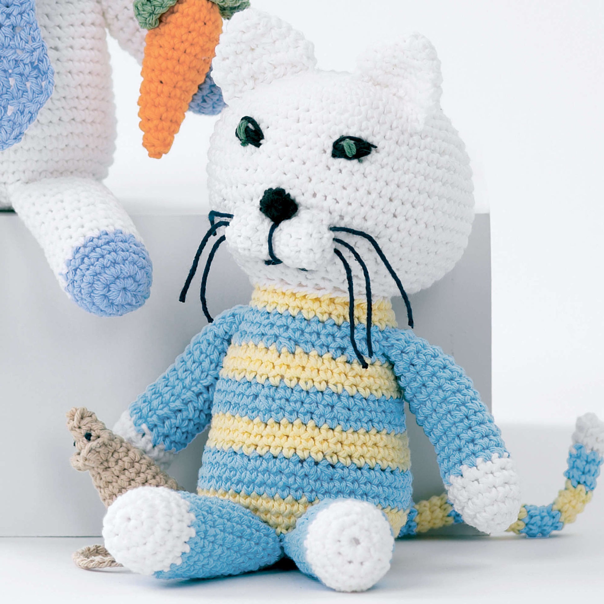Robbin Cat Amigurumi Crochet Kit